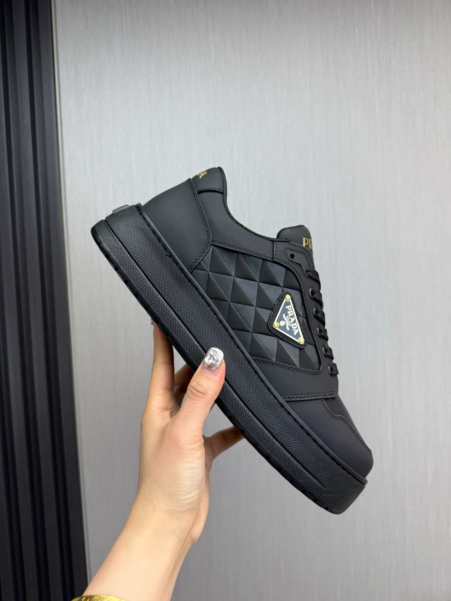 Men's shoes 💰580💰 [PRADA] Autumn and winter hot men's shoes shipped 👏Official website synchronized ⬆️Original fly-woven cowhide fabric + cowhide lining, 1⃣️:1⃣️reproduction, original sole, 38-45 (45. Customized, non-refundable)